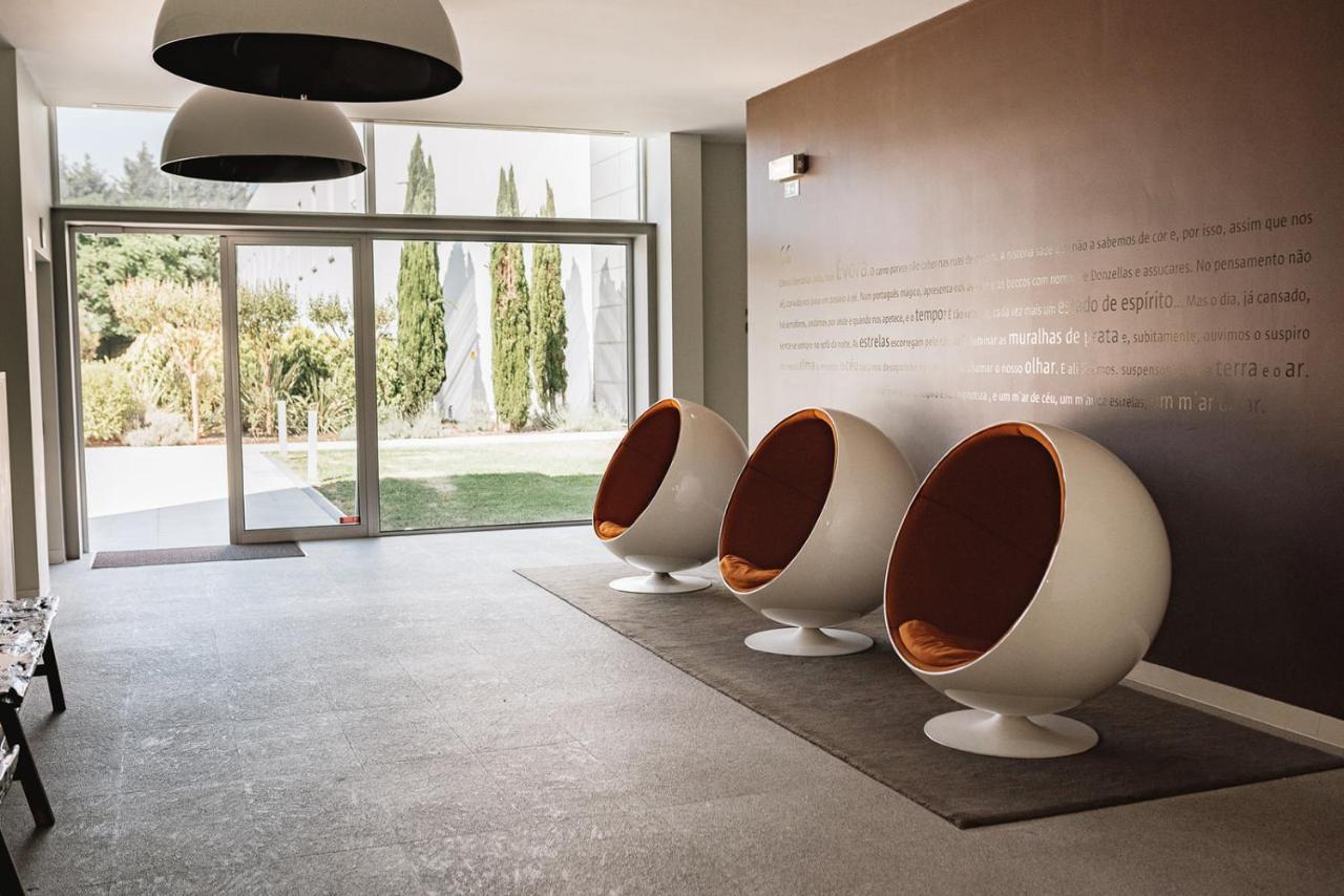 M'Ar De Ar Aqueduto Hotel Evora Luaran gambar Ball chairs