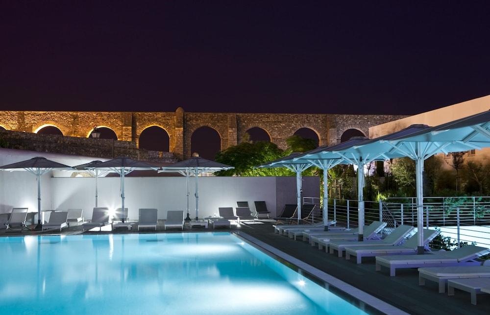 M'Ar De Ar Aqueduto Hotel Evora Luaran gambar The pool at the hotel