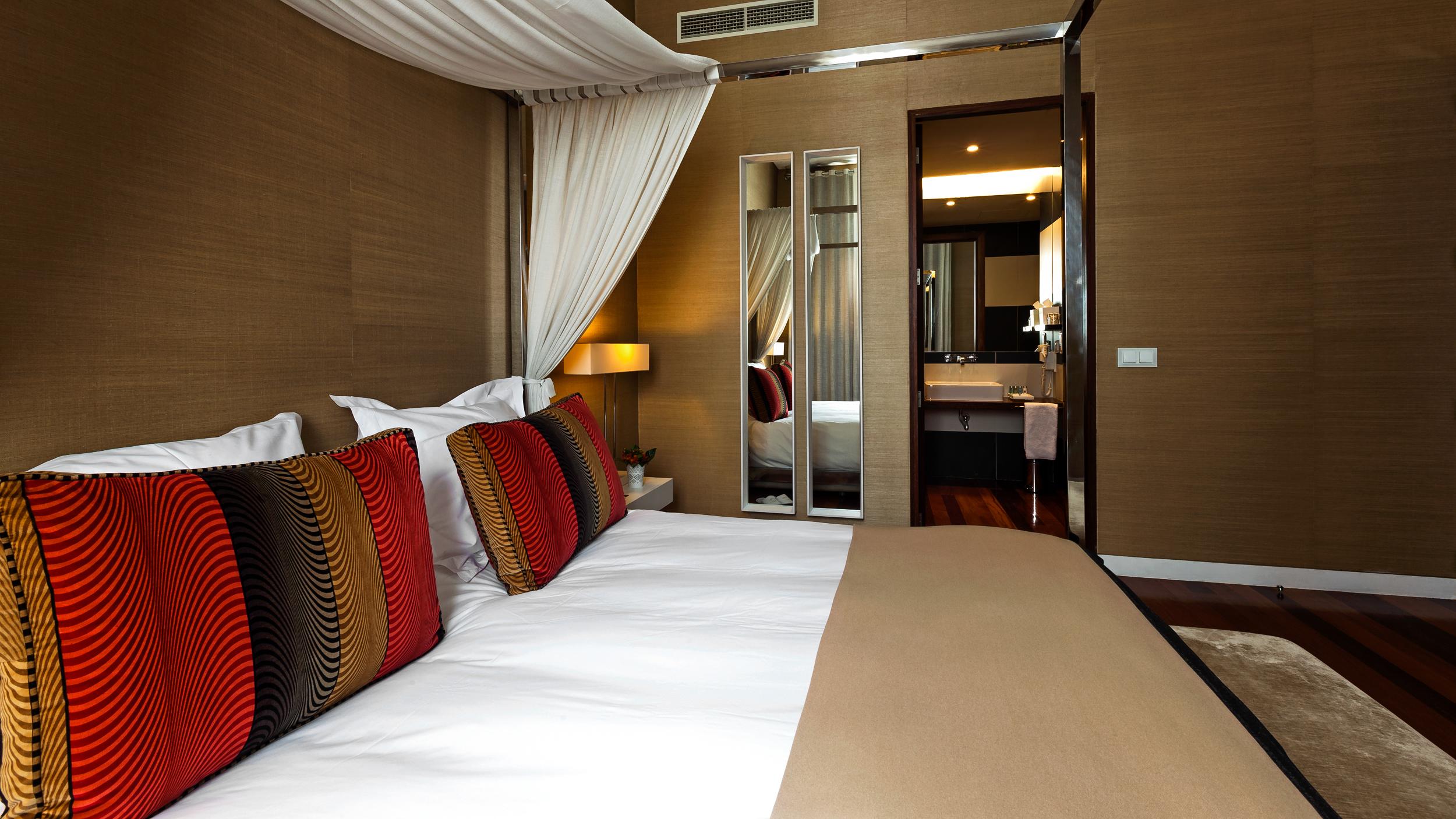 M'Ar De Ar Aqueduto Hotel Evora Luaran gambar A bedroom in the hotel
